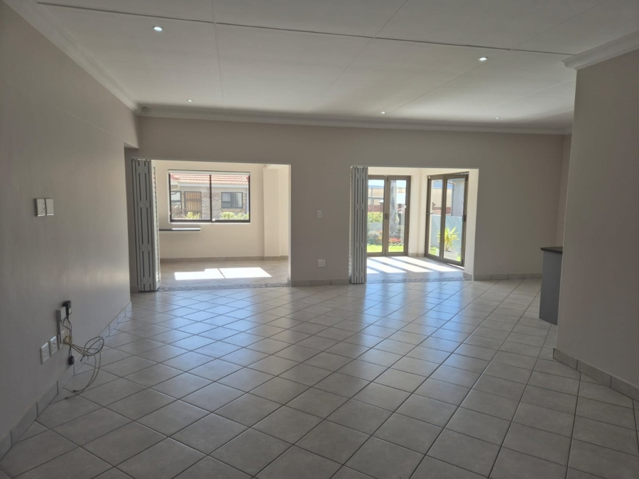 3 Bedroom Property for Sale in Hartenbos Heuwels Western Cape